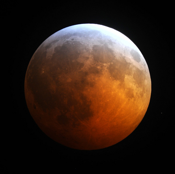 Lunar eclipse look like this.