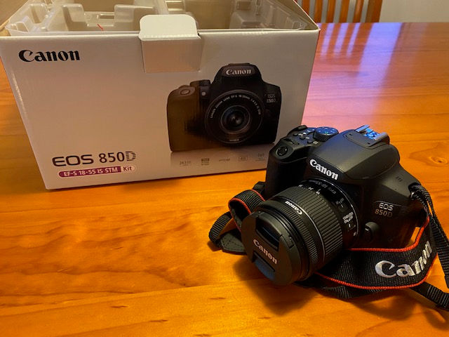 Canon EOS 850D