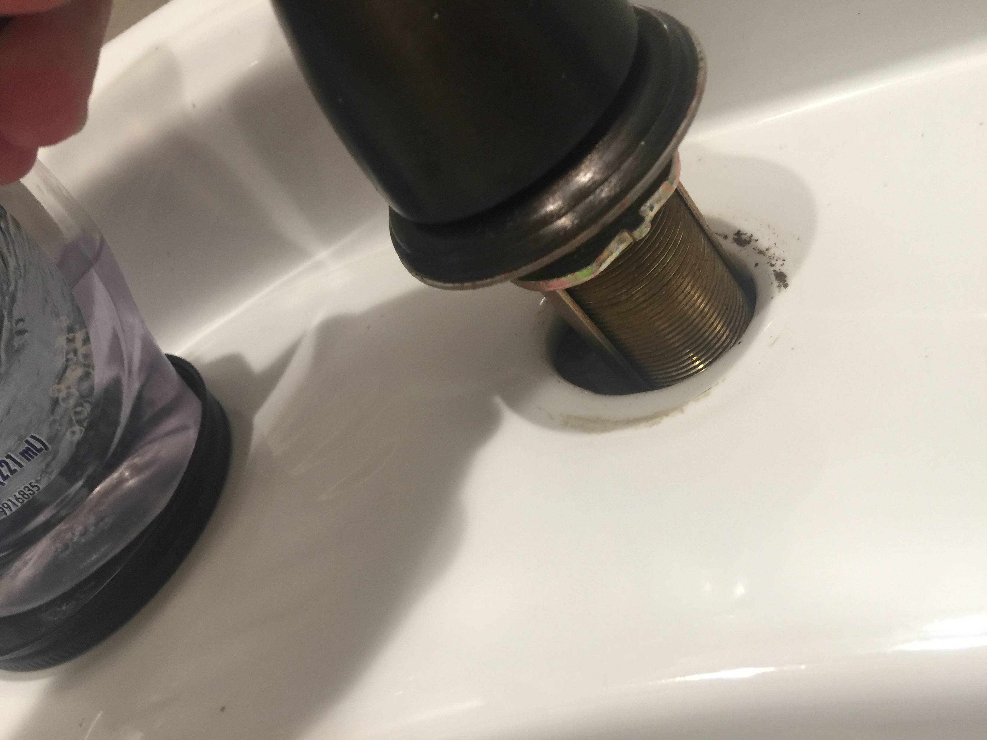 Image of part of faucet where thing that fell off should attach