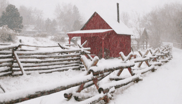 Red Cabin in snow - Rmano