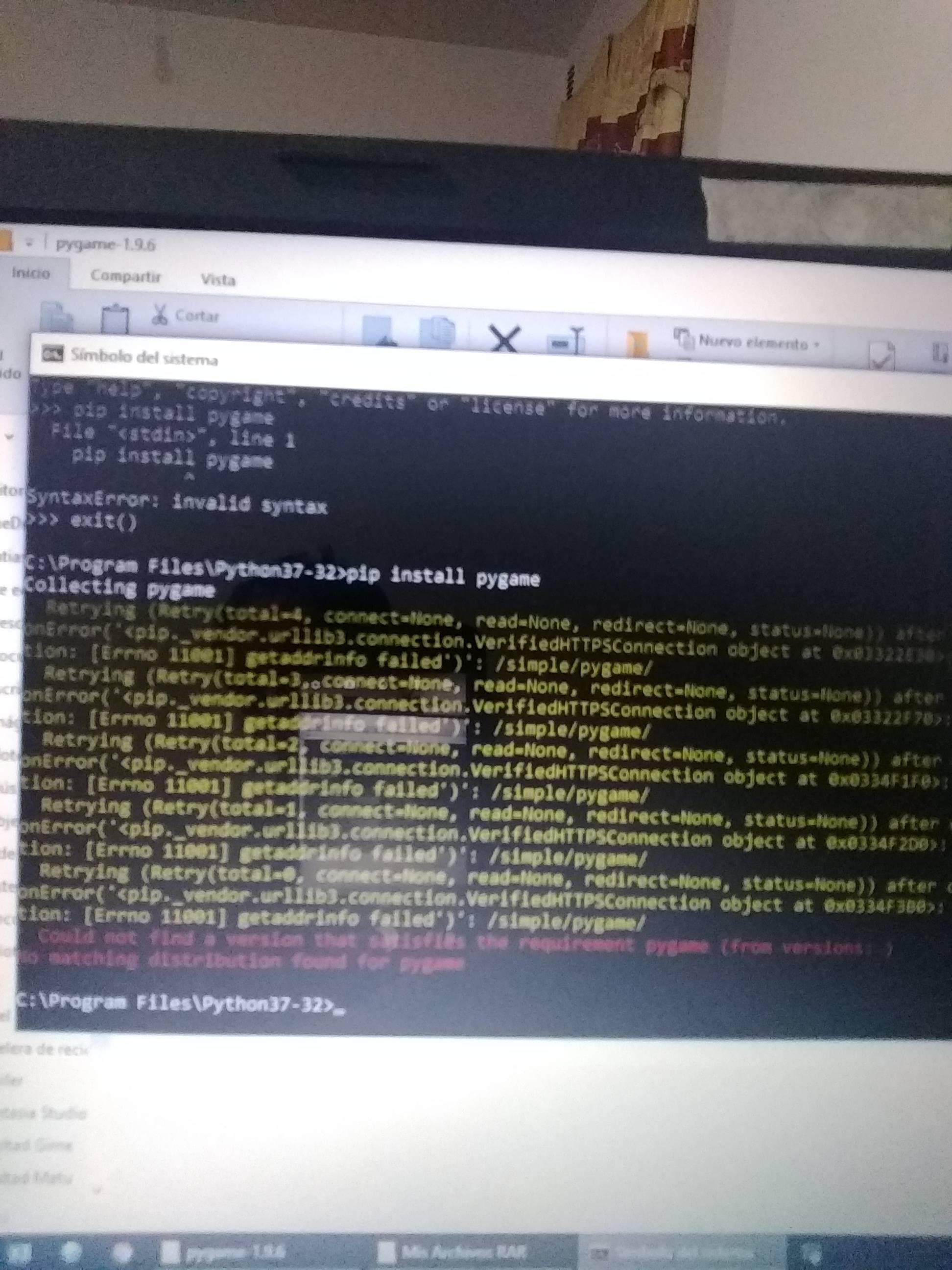 Perdonen la fea calidad, no aceptaba un archivo que pesara mas, en fin, ese es el error que aparece en la terminal