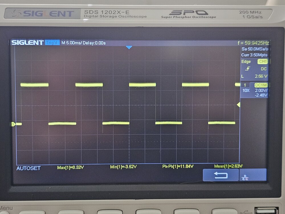 waveform at 60Hz zoomed out exhibiting ringing