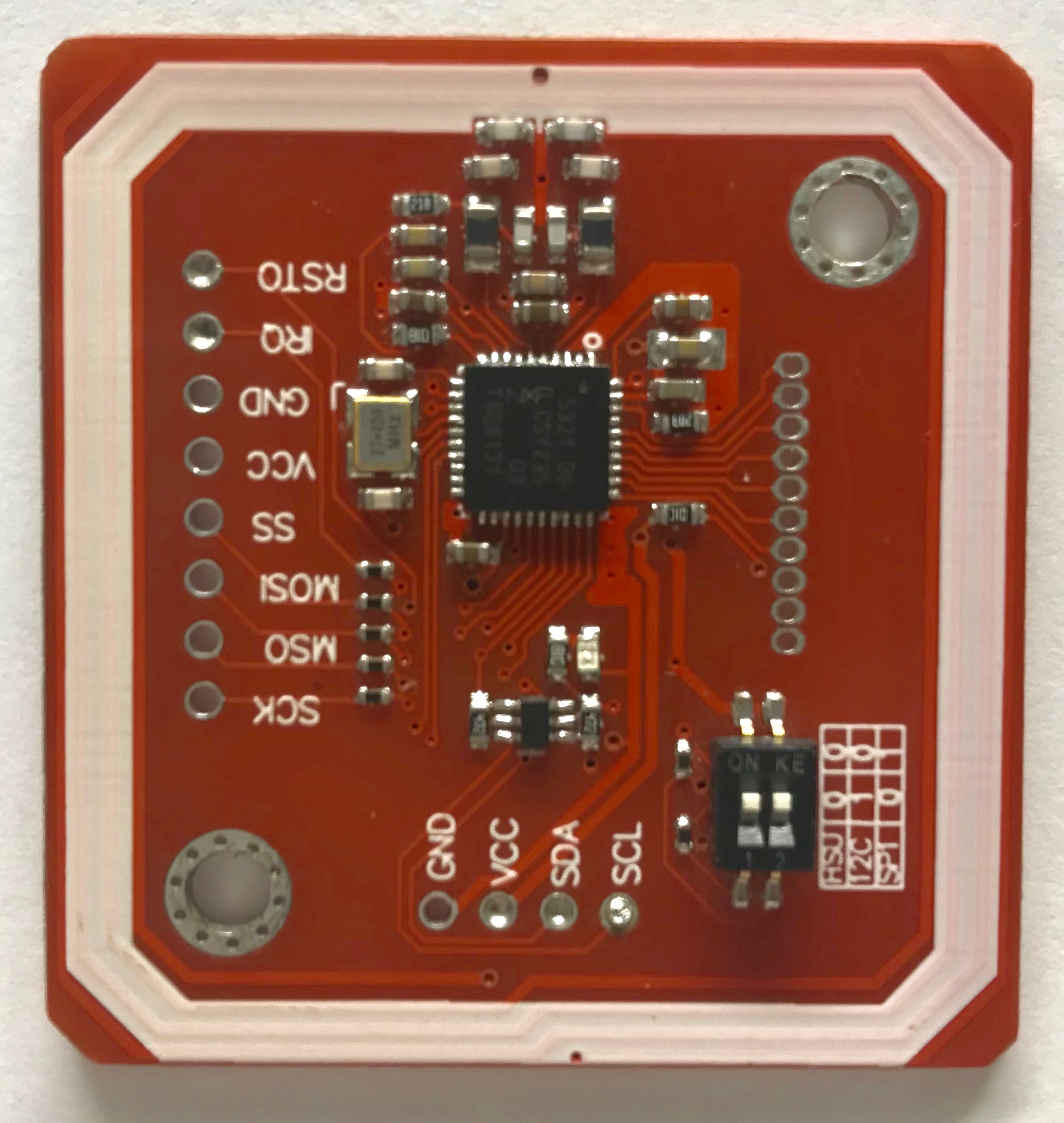 Top of board, 4? loop antenna on perimeter