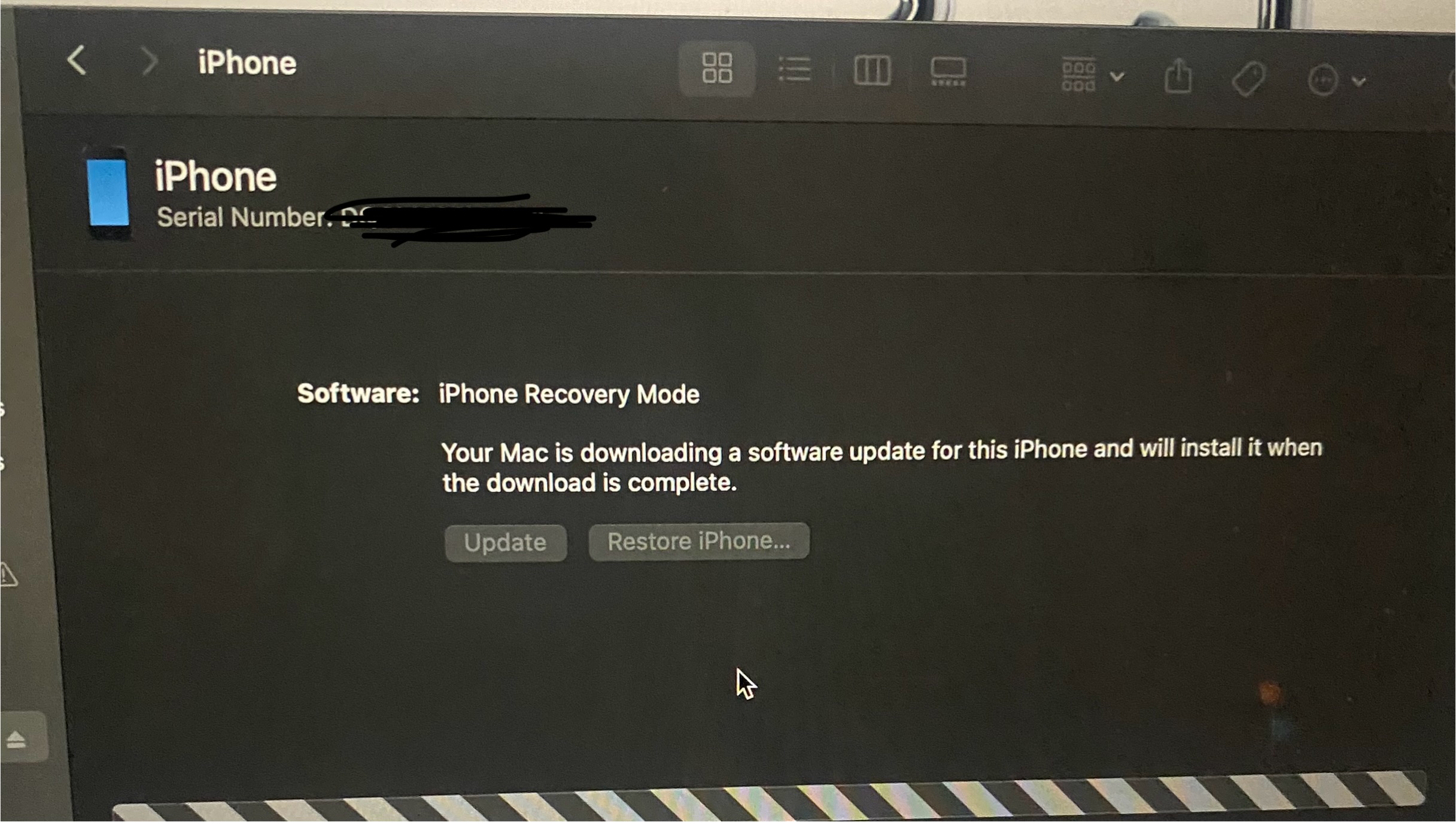 the image shows a bar under. it’s been stuck like this for hours, does it mean it's downloading? 