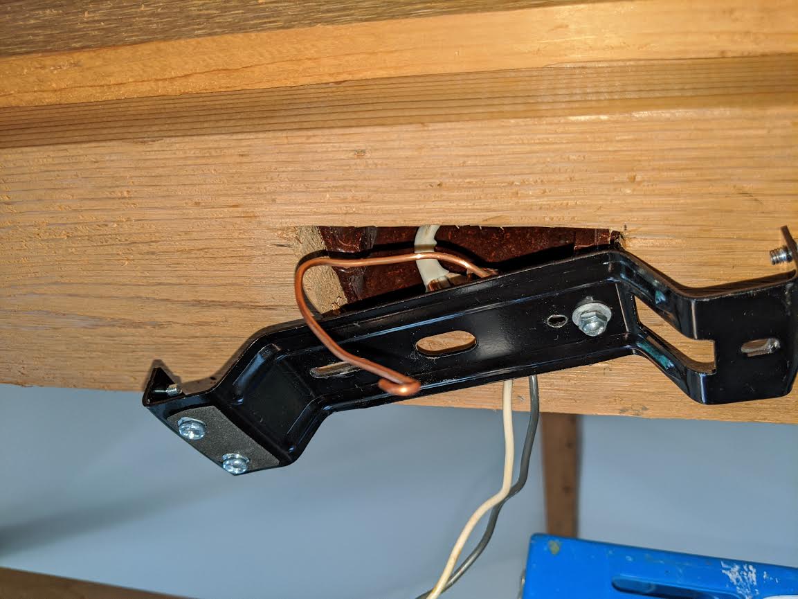 Lower view of fan bracket