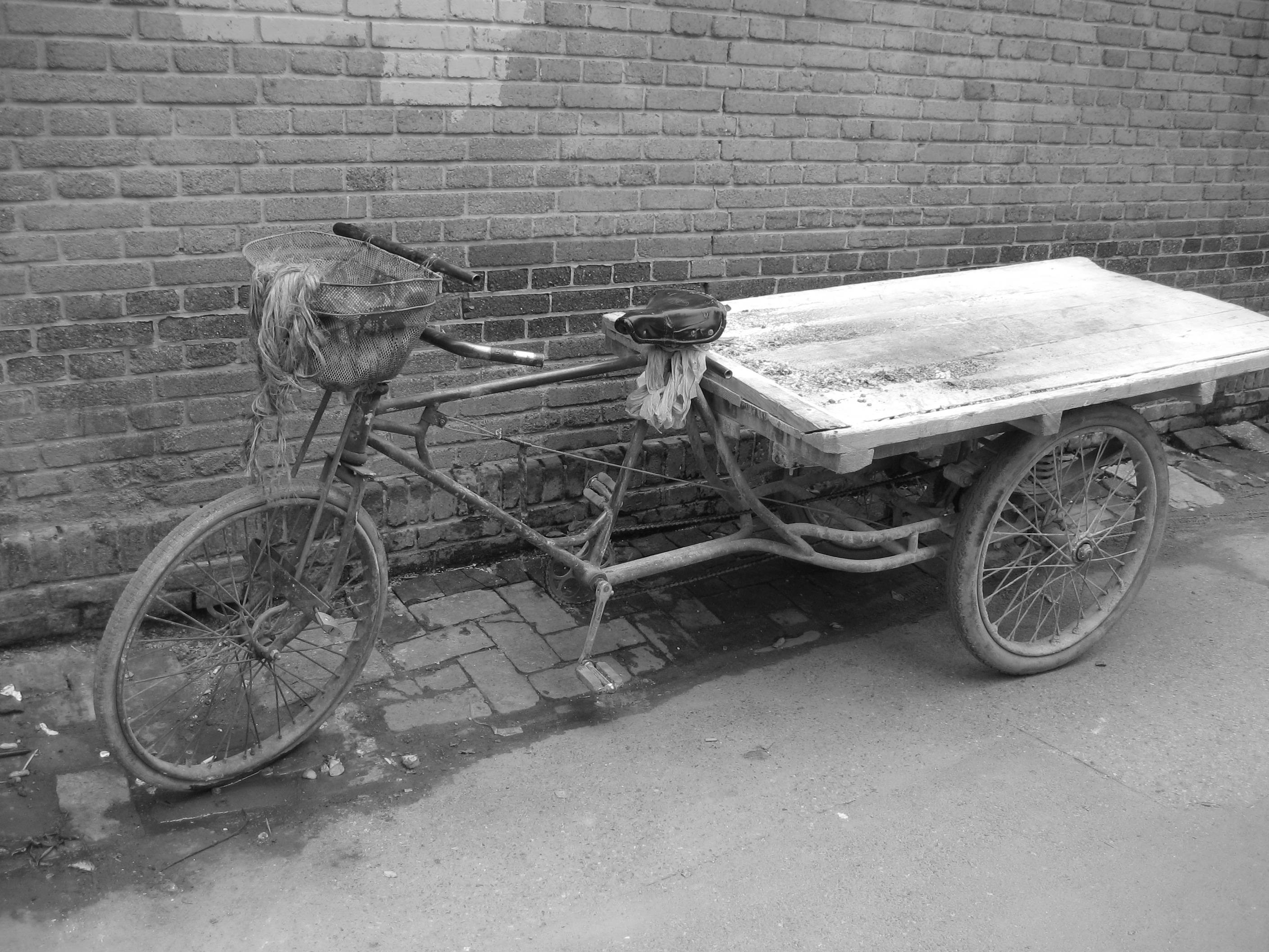 Three-wheeled manual pedal vehicle in China