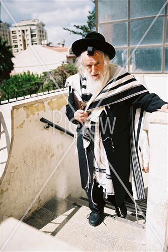 Rav Shmuel Auerbach tallis