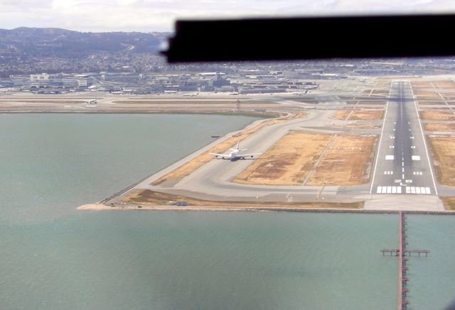 Short Final SFO 28