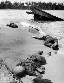 dead American soldiers on the beach in New Guinea