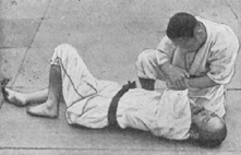 Mataemon Tanabe executing what judoka call *ude-gatame*