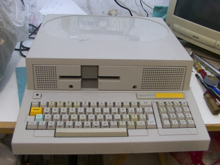 Olivetti M20HD computer.