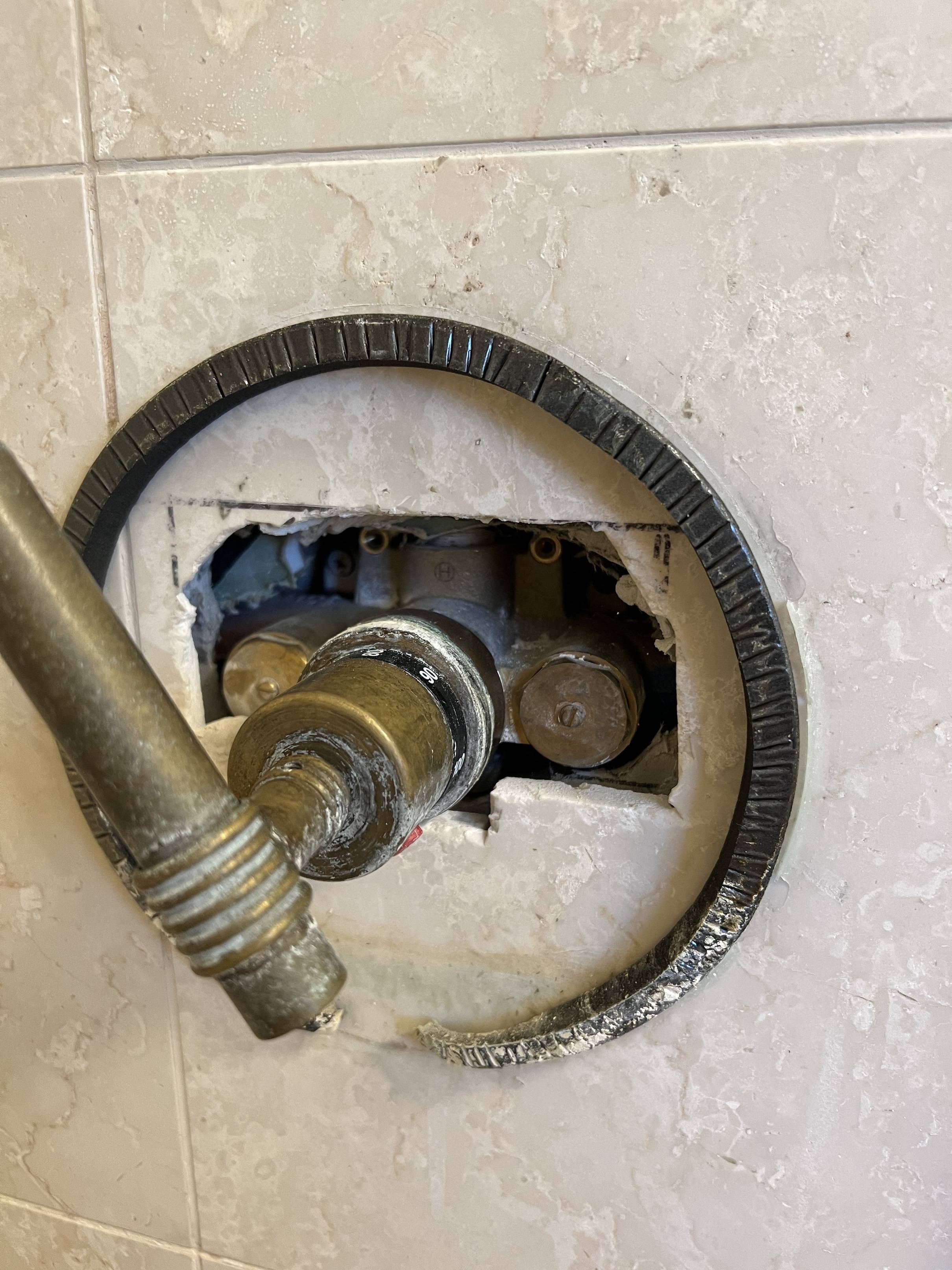 Identify old shower handle - Home Improvement Stack Exchange