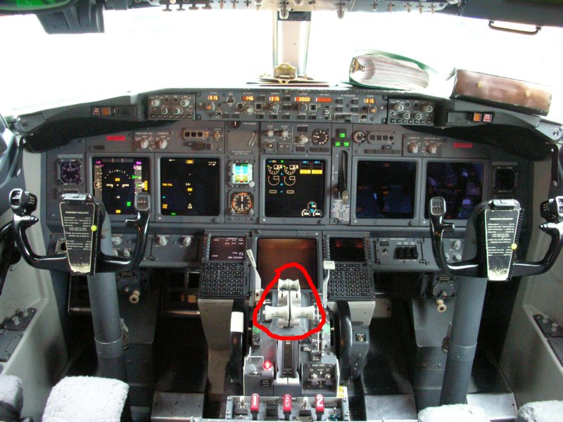 737 NG Cockpit