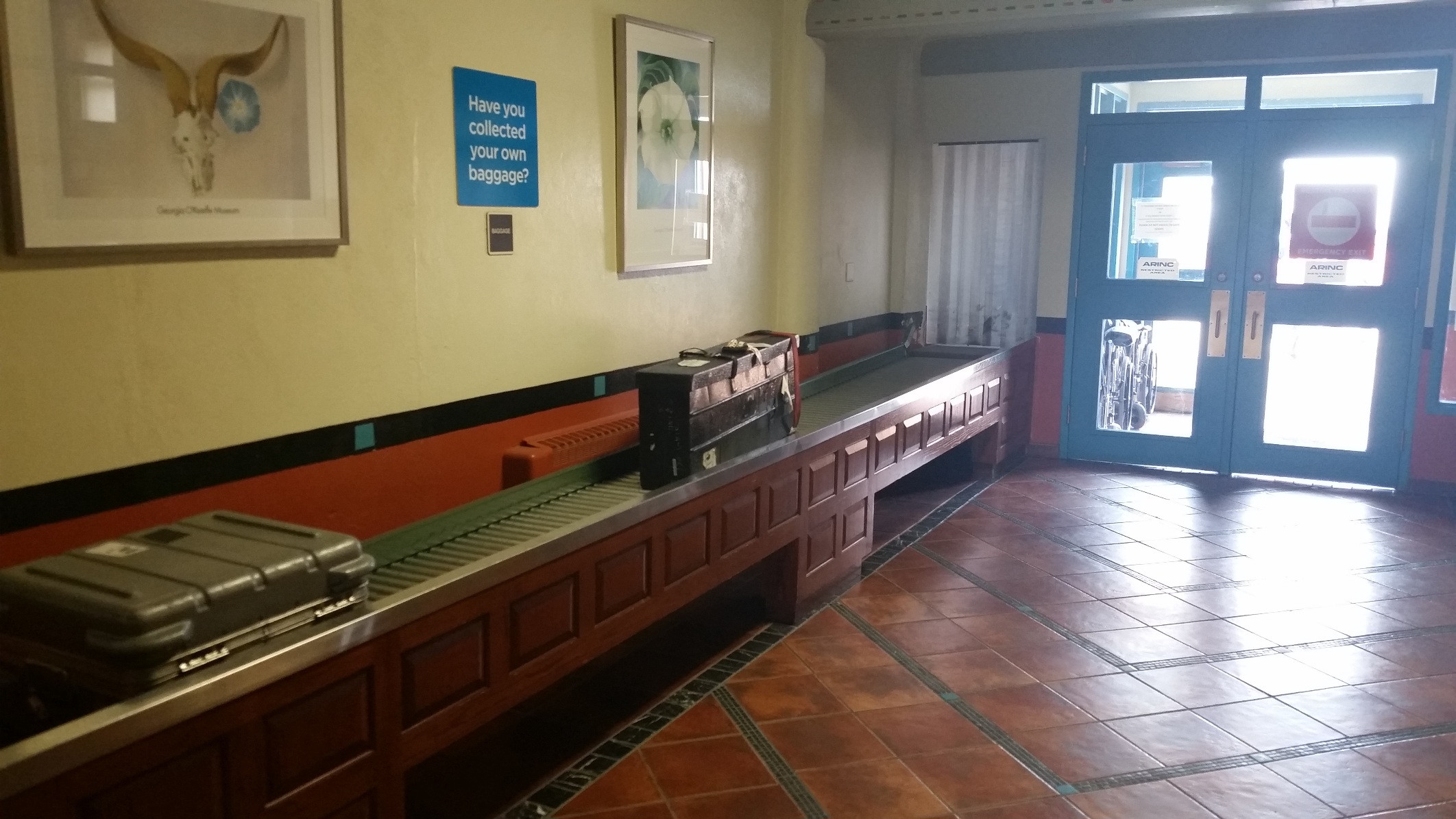 Santa Fe Airport Baggage claim