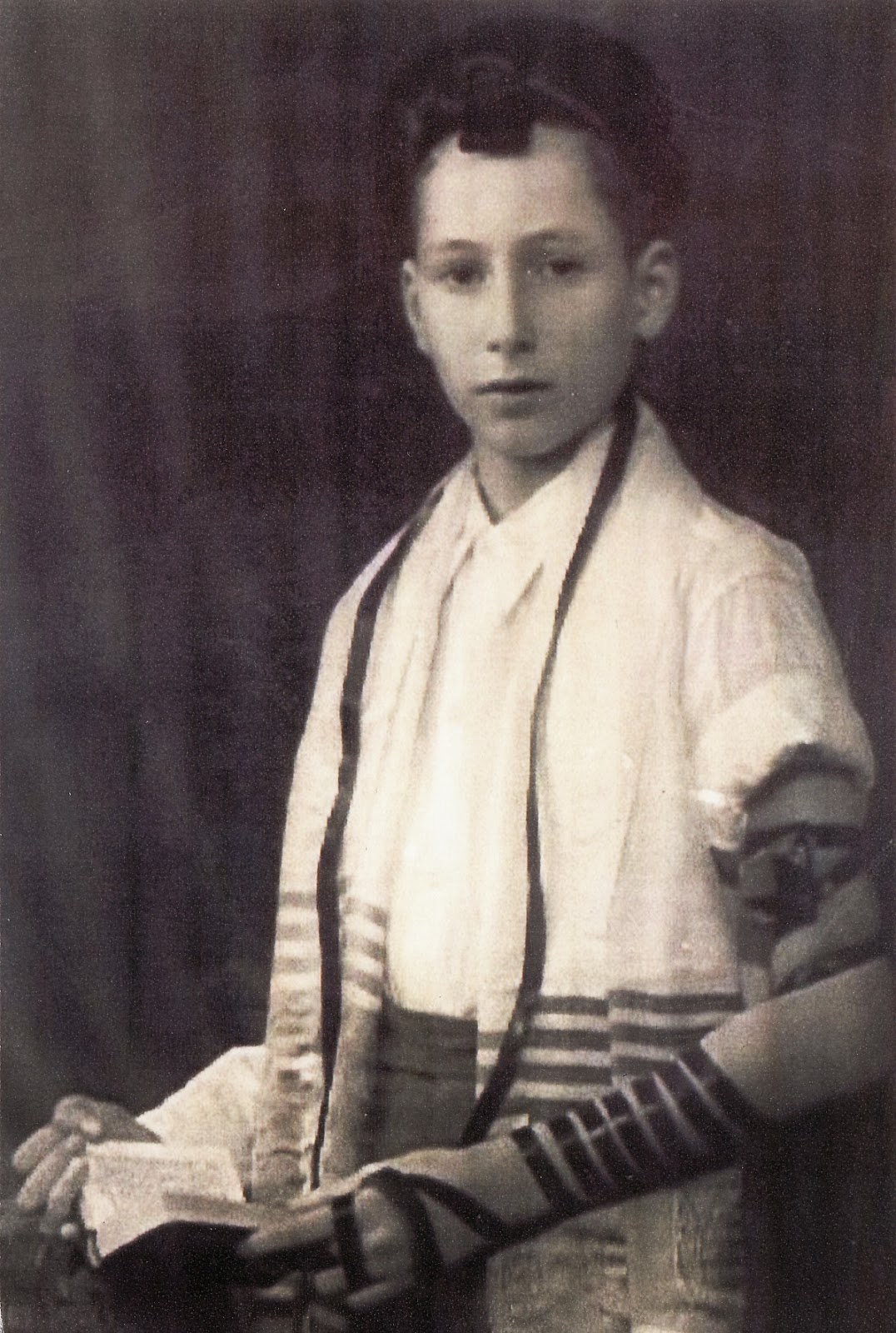 Rabbi Eliezer Berland, tefillin bar mitzvah