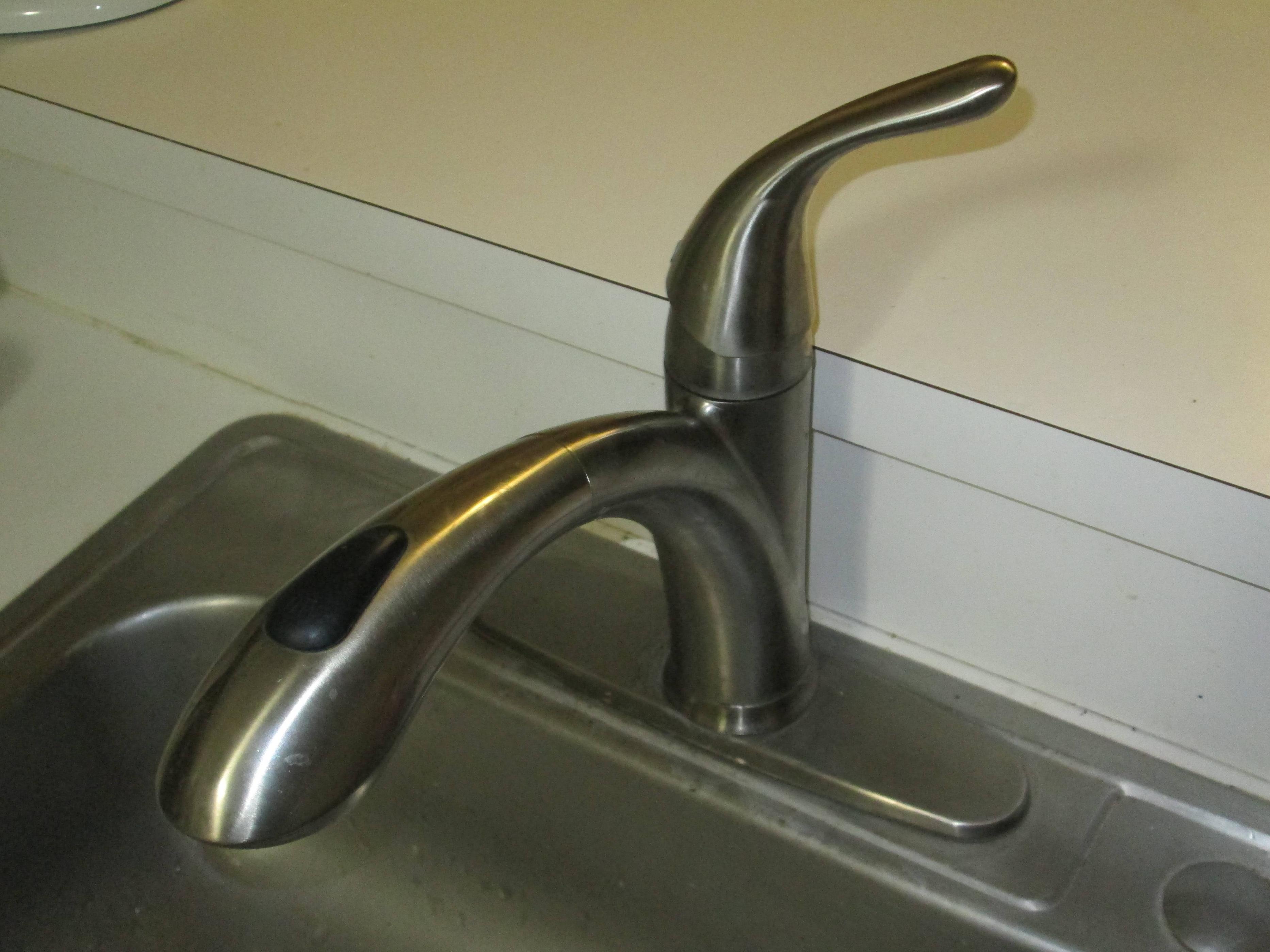 Picture of Glacier Bay faucet.