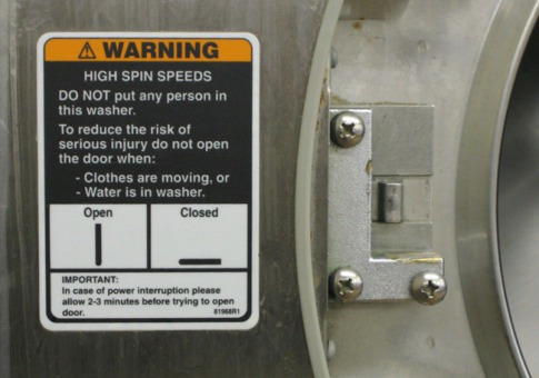 WARNING: HIGH SPIN SPEEDS. DO NOT put any person in this washer.