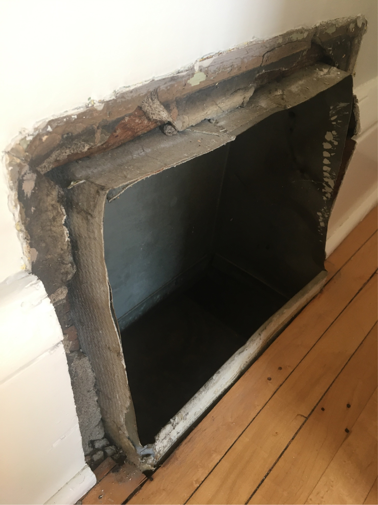 View of duct/vent with vent cover removed