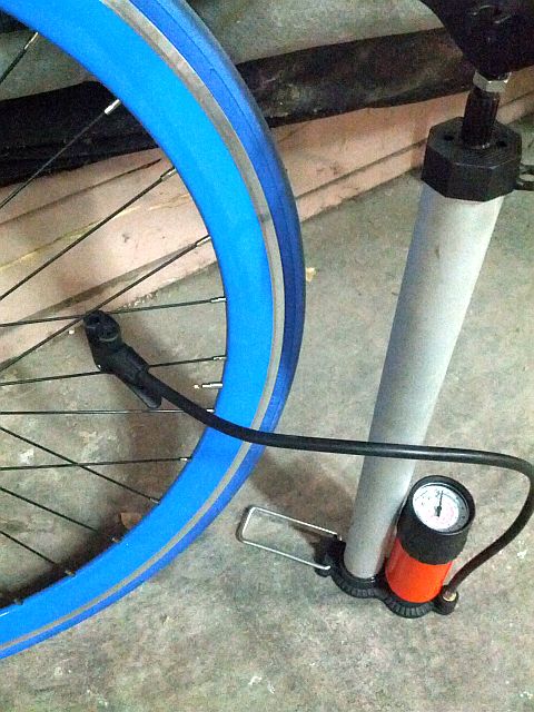 pump How to inflate a tire with a Presta valve Bicycles Stack Exchange