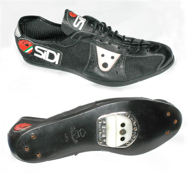 Traditional cycling cleats