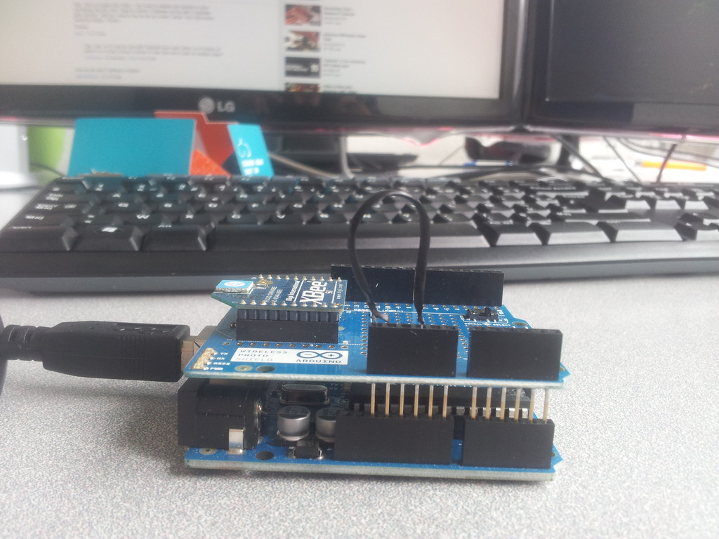 Configure Arduino Uno and Wireless shield as a SparkExplorer - SIDE view