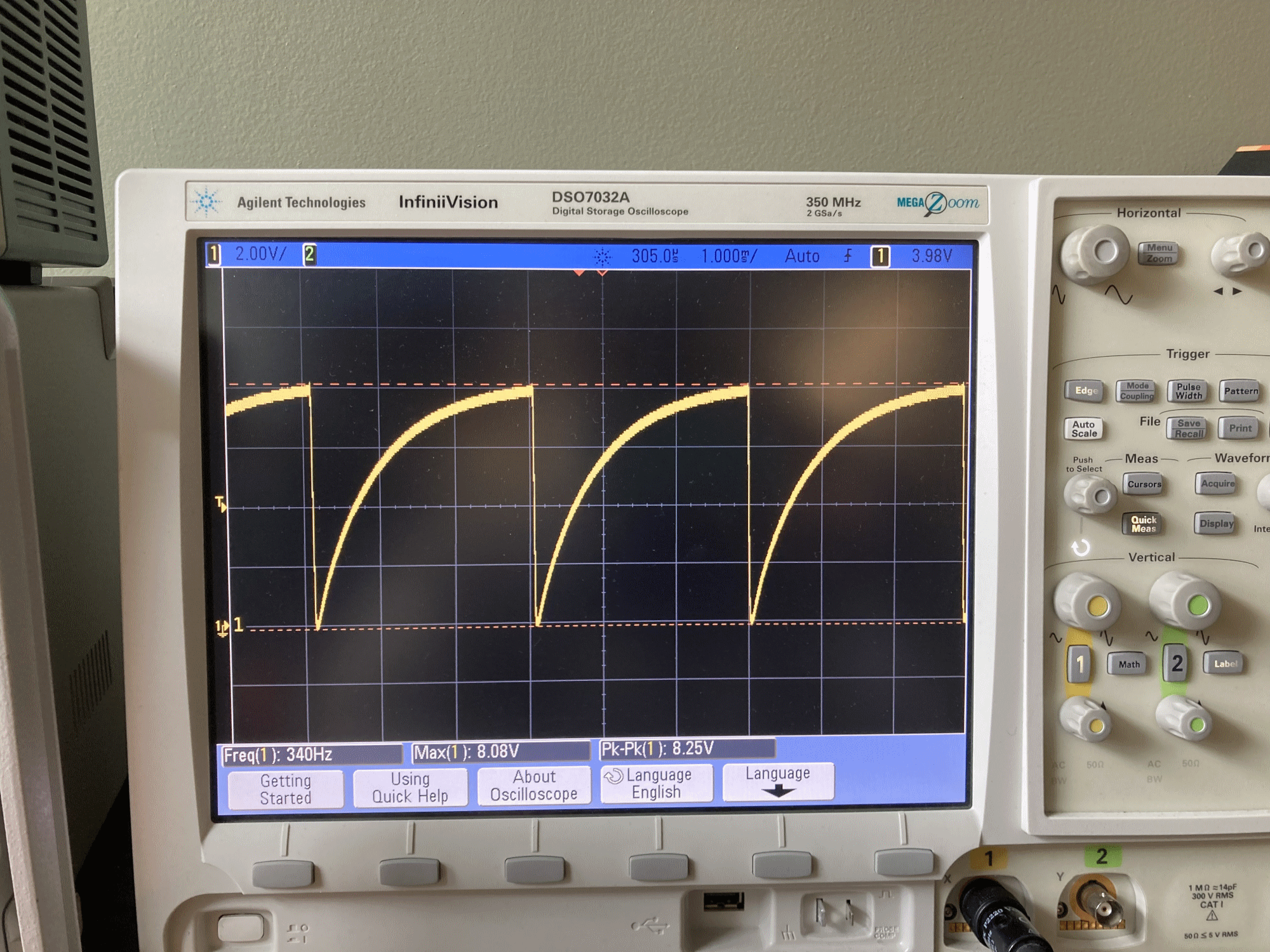 After capacitor wave delay