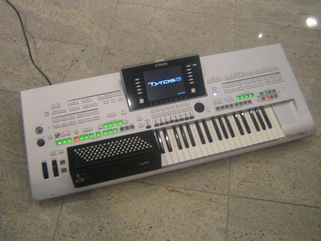 Yamaha Tyros 3 chromatic