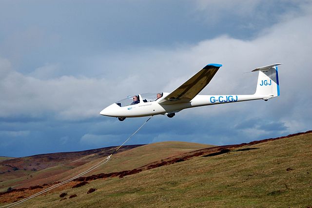 Bungee launched glider at the Long Mynd, UK