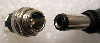 Male and female coaxial plugs