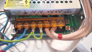 Correctly grounded power supply