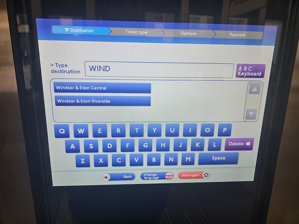 Photo of destination finding screen of Elizabeth Line TVM