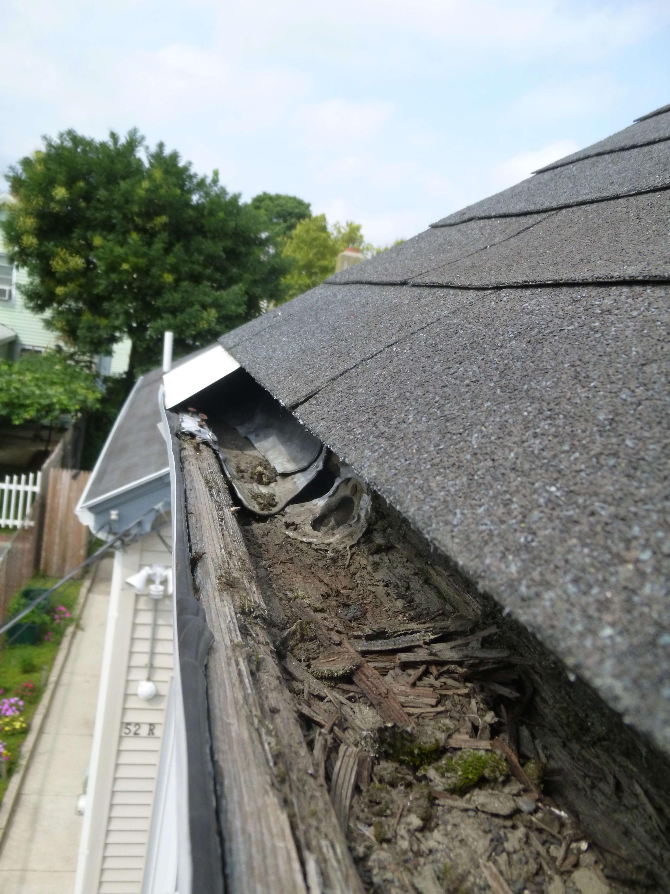 gutter-pic3-downspout