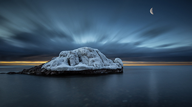 Moonset before Sunrise - Jakub