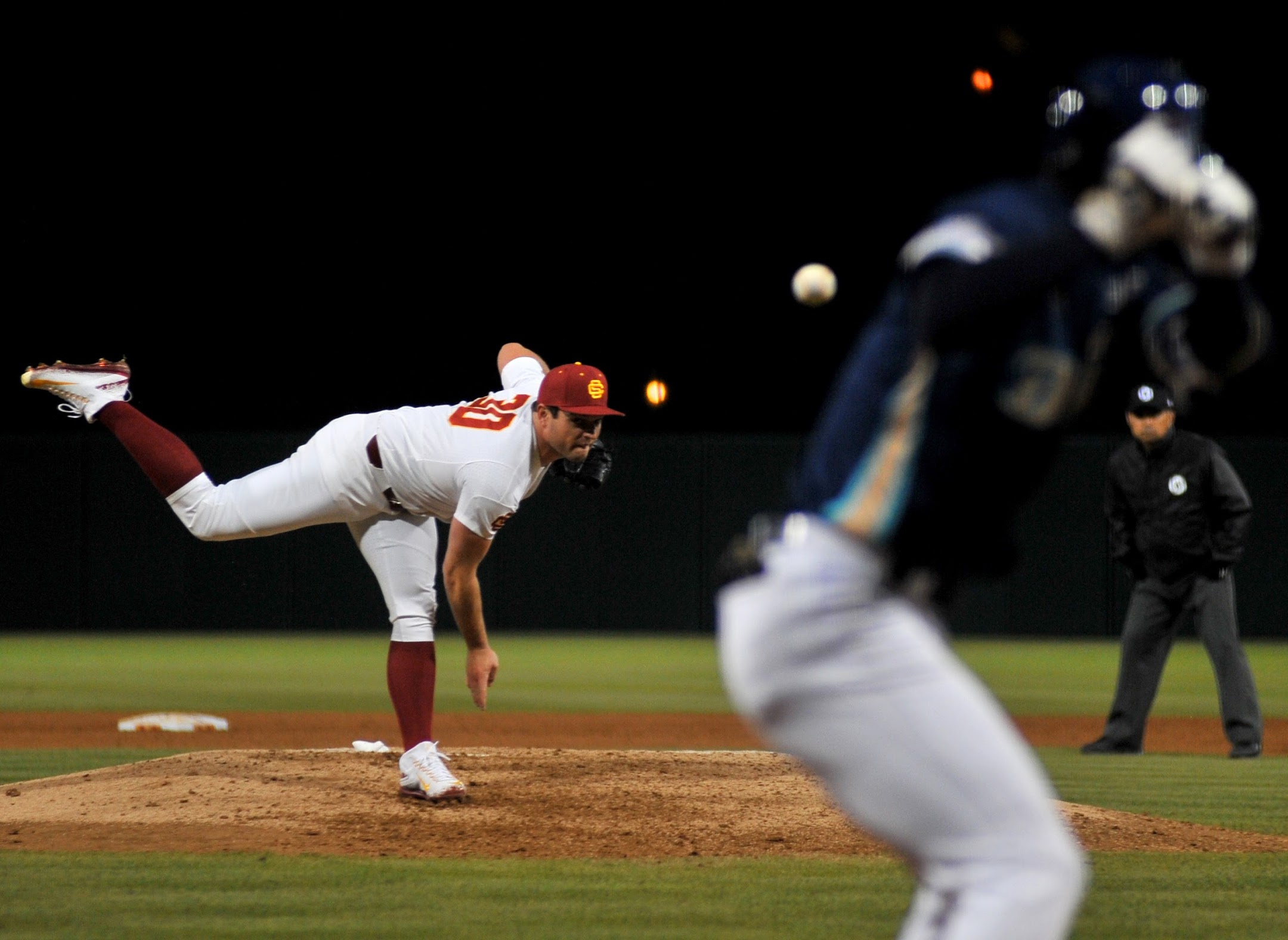 night baseball, nikon D3, AF-D 80-200/2.8 ISO 1100, 1/1000, f/2.8