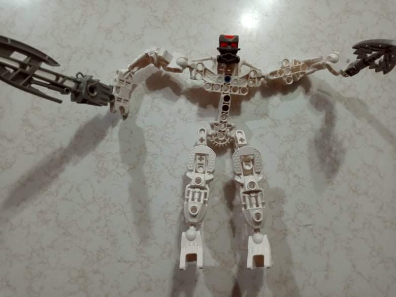 set identification What is this Bionicle looking set Bricks