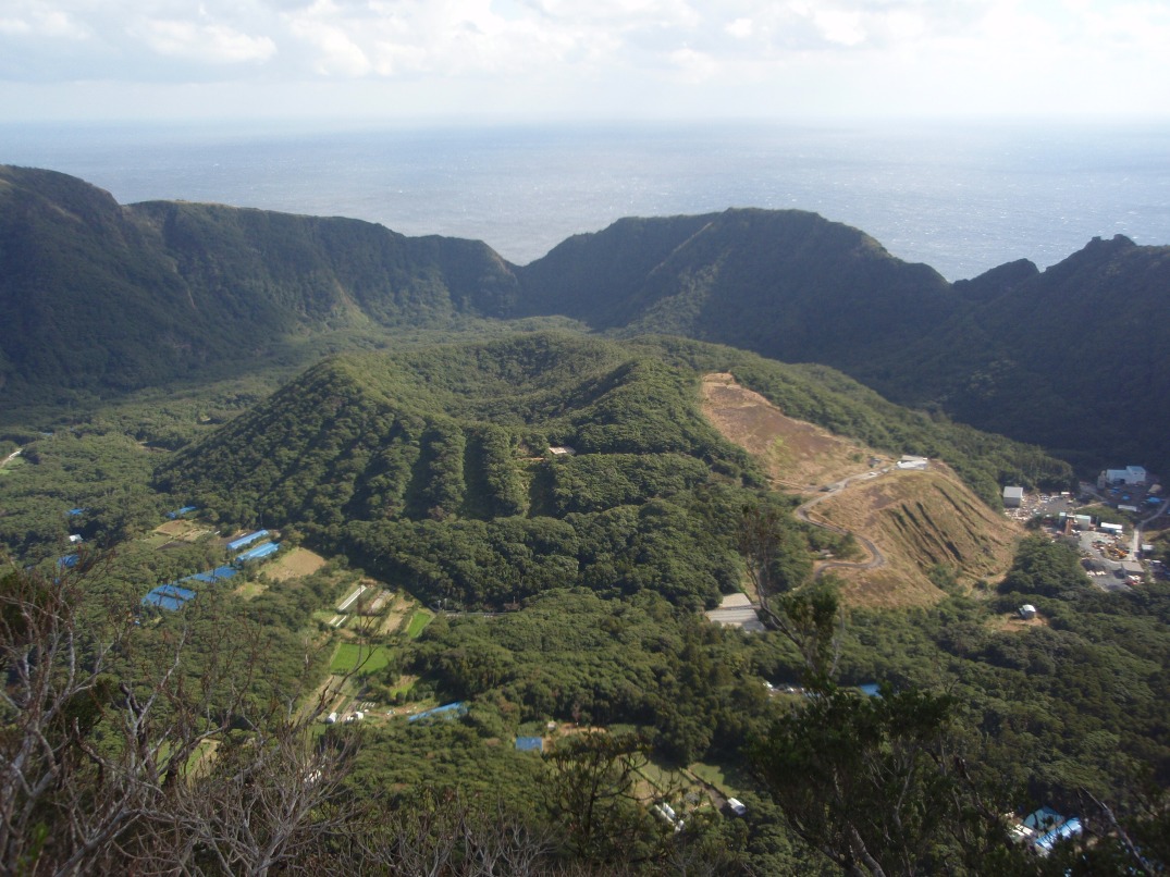 Ikenosawa caldera and Maruyama central cone