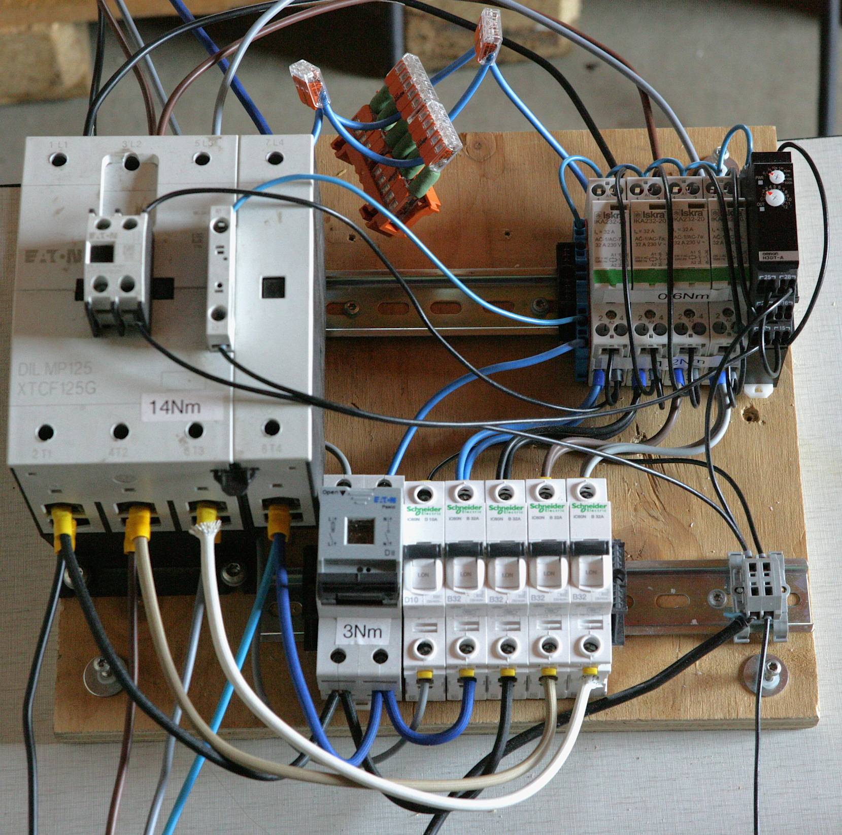 Three phase inrush current limiter with fusible resistors