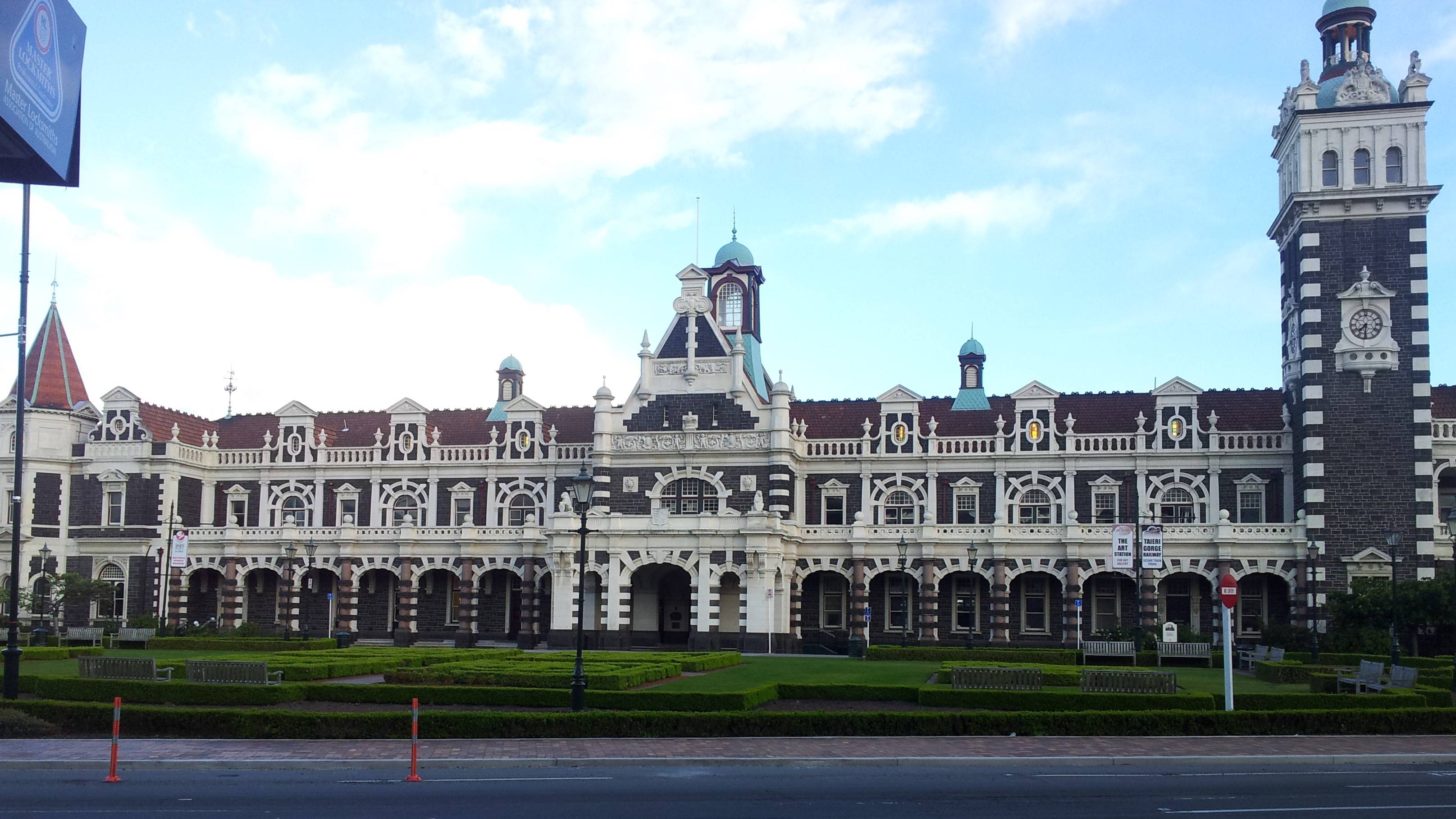 Dunedin Railway Station