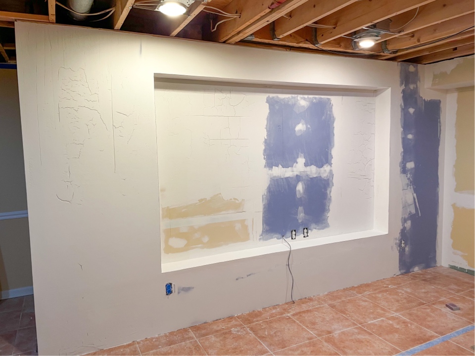 Dry wall after mud-leveling