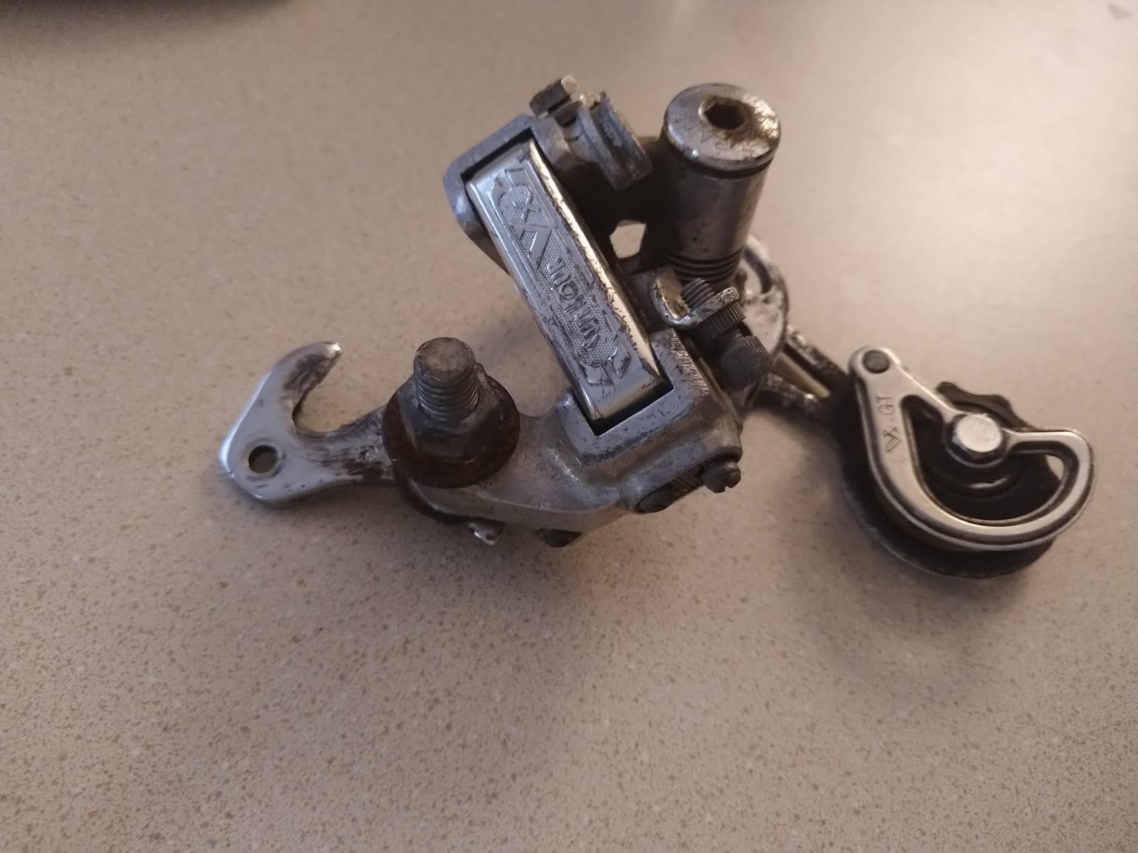 Image of the stuck and rusty attachment