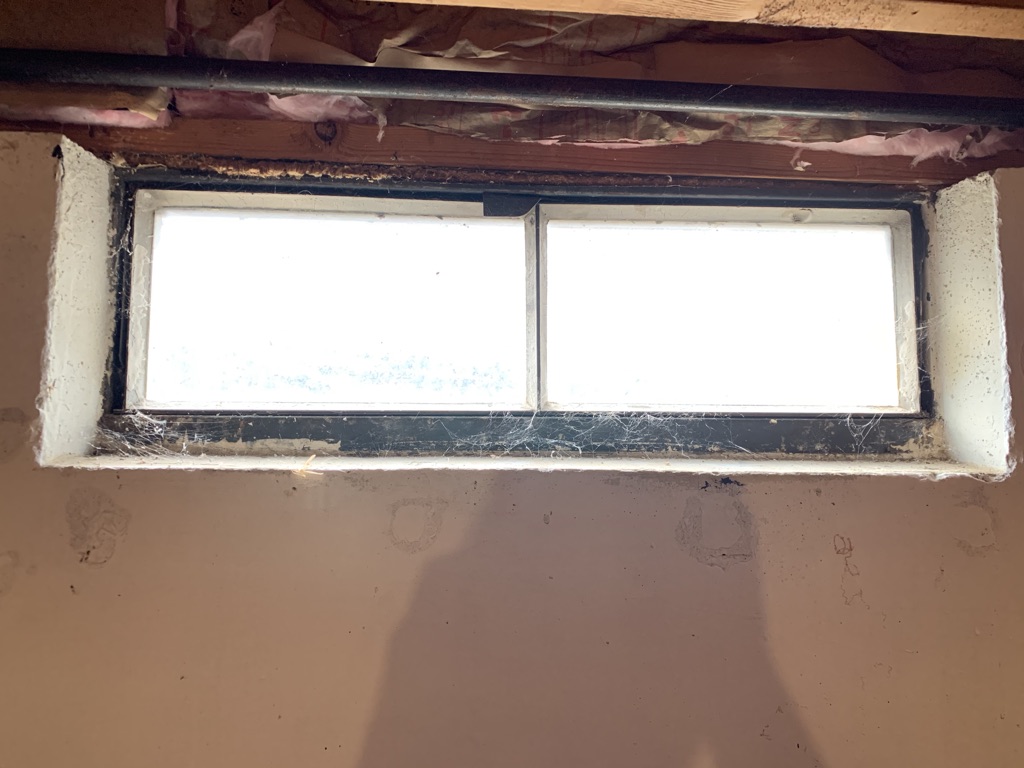 Basement window 11x32