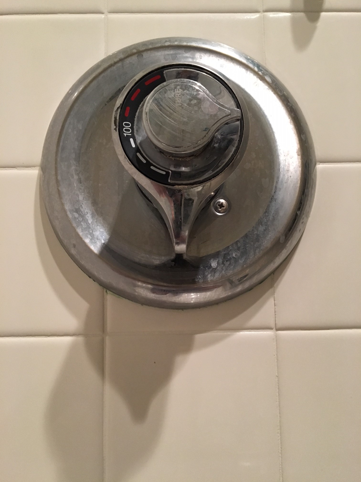 Another picture of shower knob