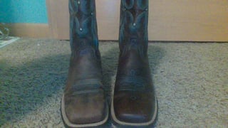 Pair of boots