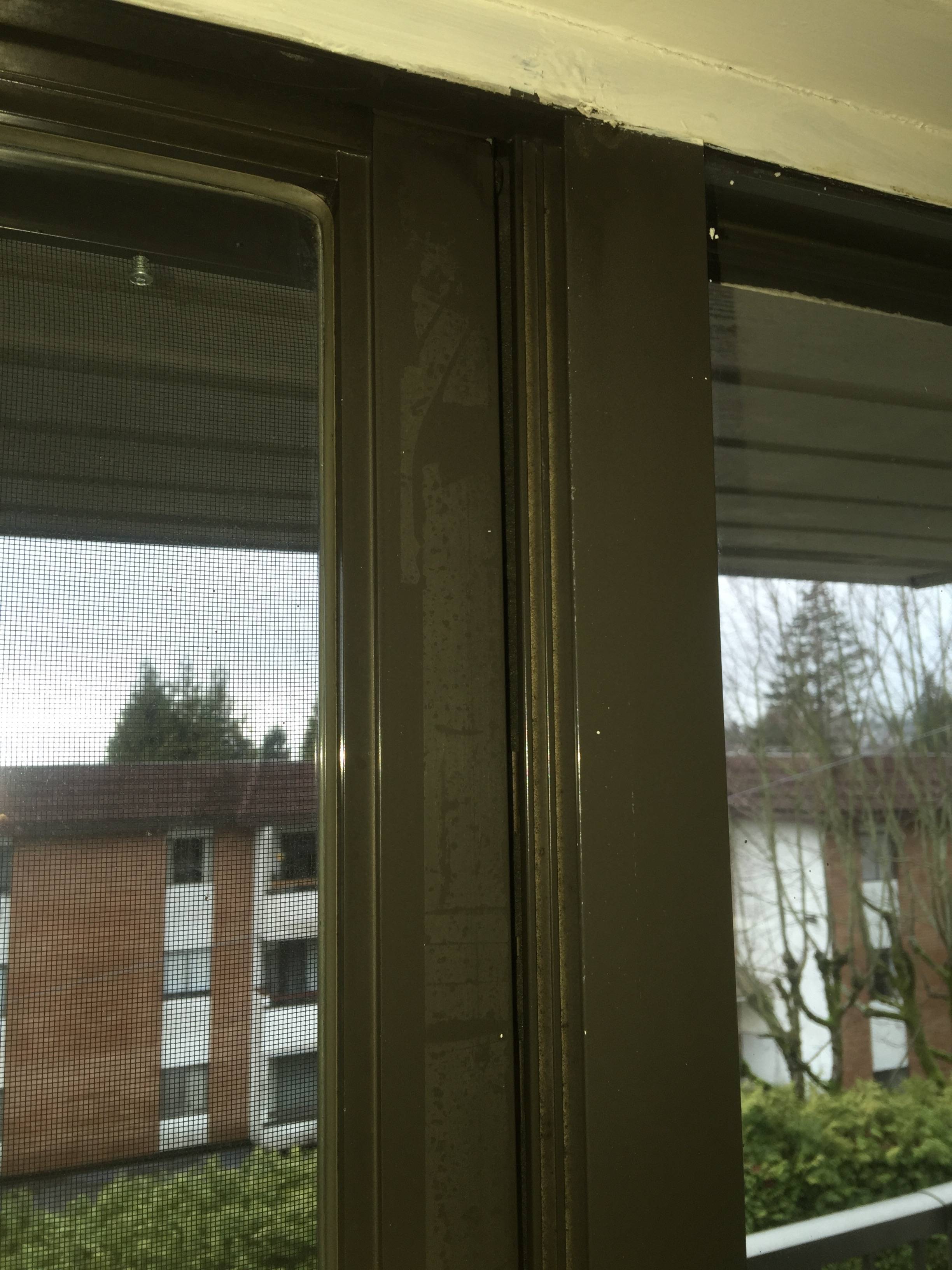 Crack between Sliding Door and Frame